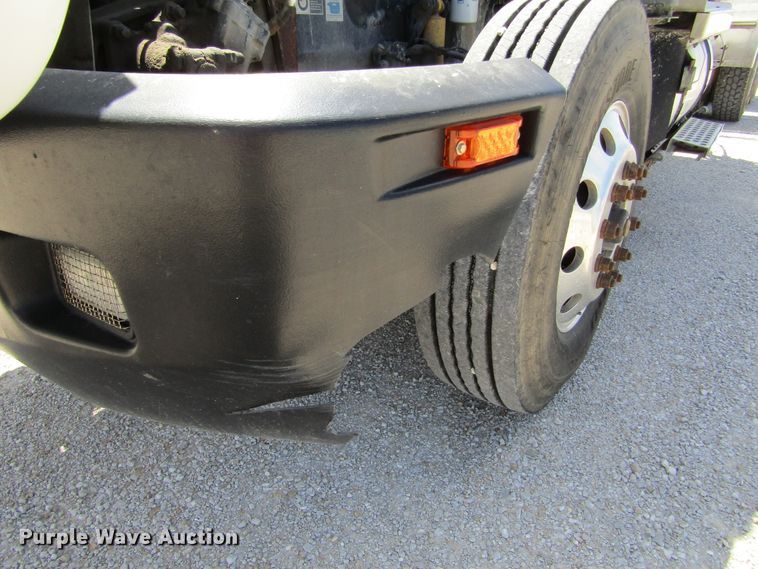 image for item HM9705 2007 Kenworth T600  semi truck