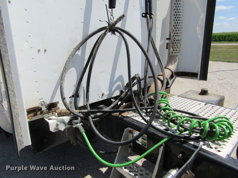 image for item HM9705 2007 Kenworth T600  semi truck