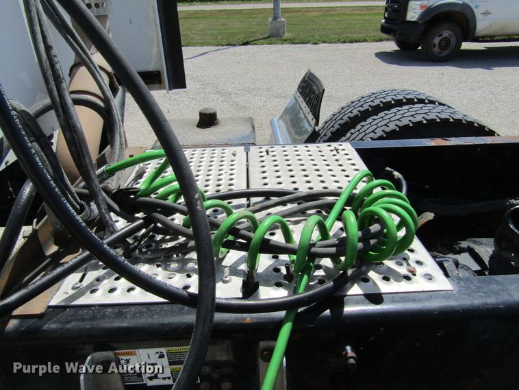 image for item HM9705 2007 Kenworth T600  semi truck