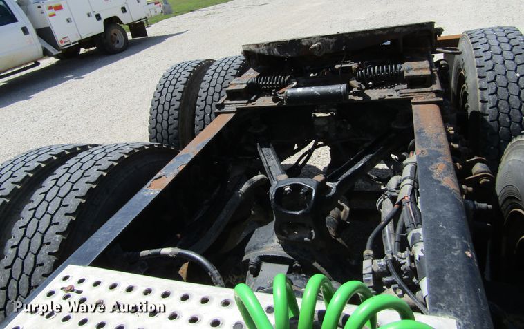 image for item HM9705 2007 Kenworth T600  semi truck