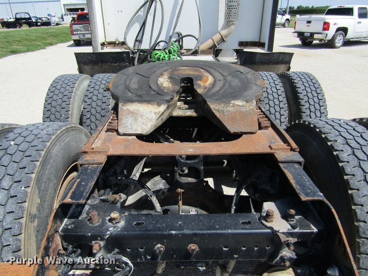 image for item HM9705 2007 Kenworth T600  semi truck