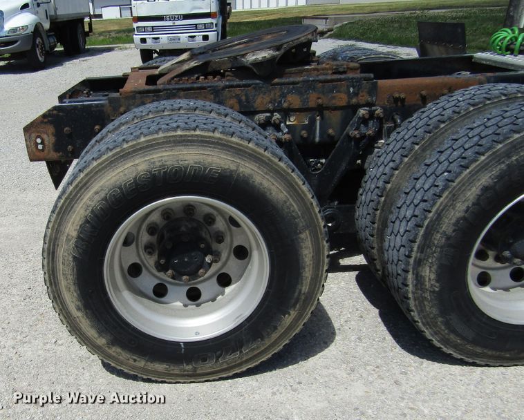 image for item HM9705 2007 Kenworth T600  semi truck