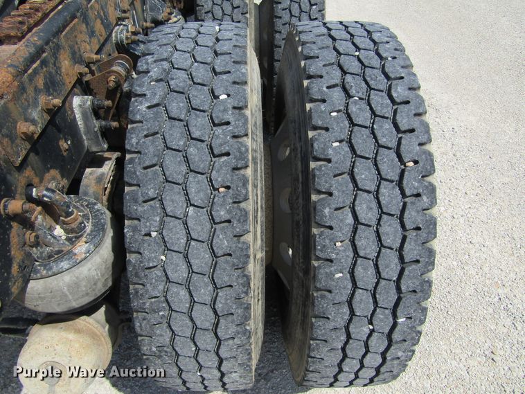 image for item HM9705 2007 Kenworth T600  semi truck