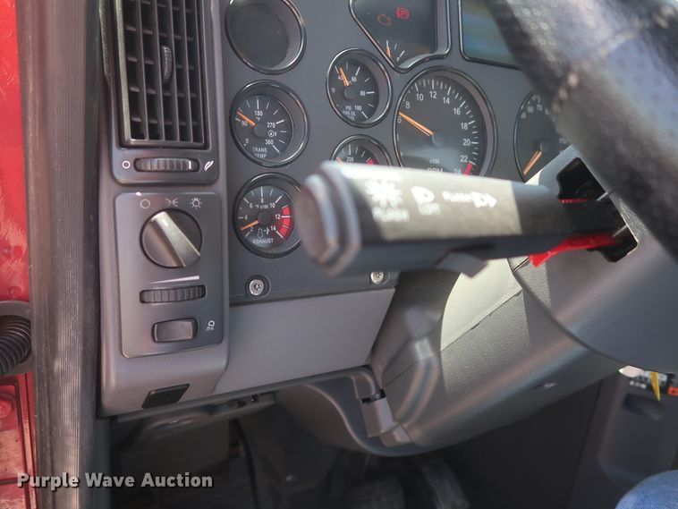 image for item HT9525 2014 Mack CXU612  semi truck