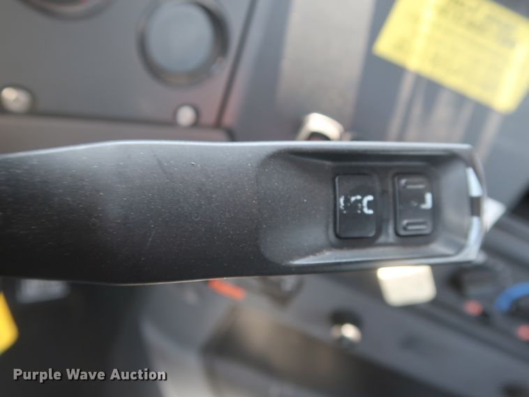 image for item HT9525 2014 Mack CXU612  semi truck