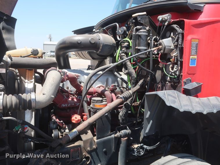 image for item HT9525 2014 Mack CXU612  semi truck