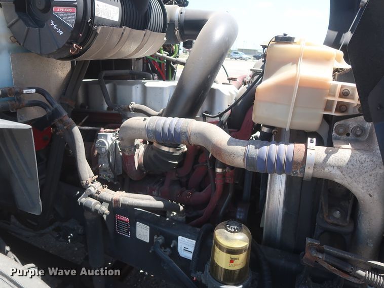 image for item HT9525 2014 Mack CXU612  semi truck