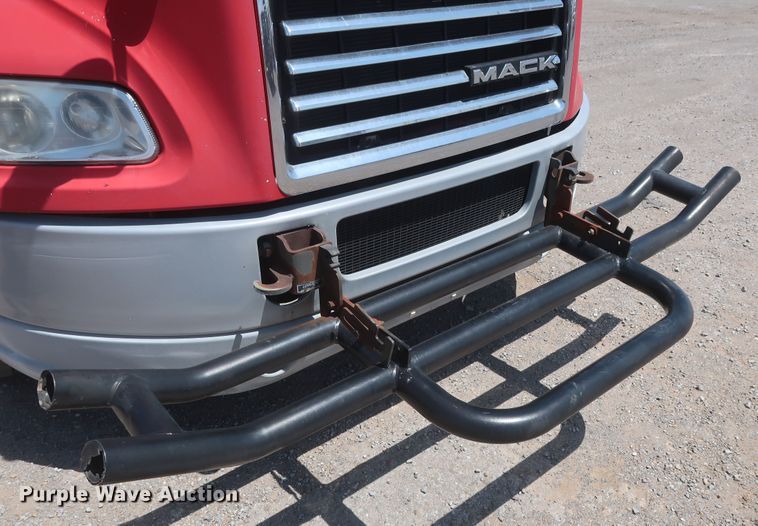 image for item HT9525 2014 Mack CXU612  semi truck