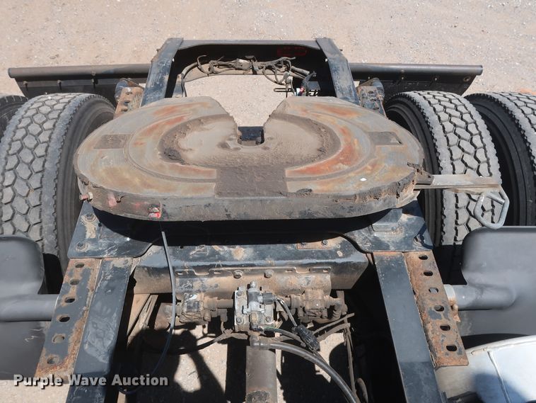 image for item HT9525 2014 Mack CXU612  semi truck