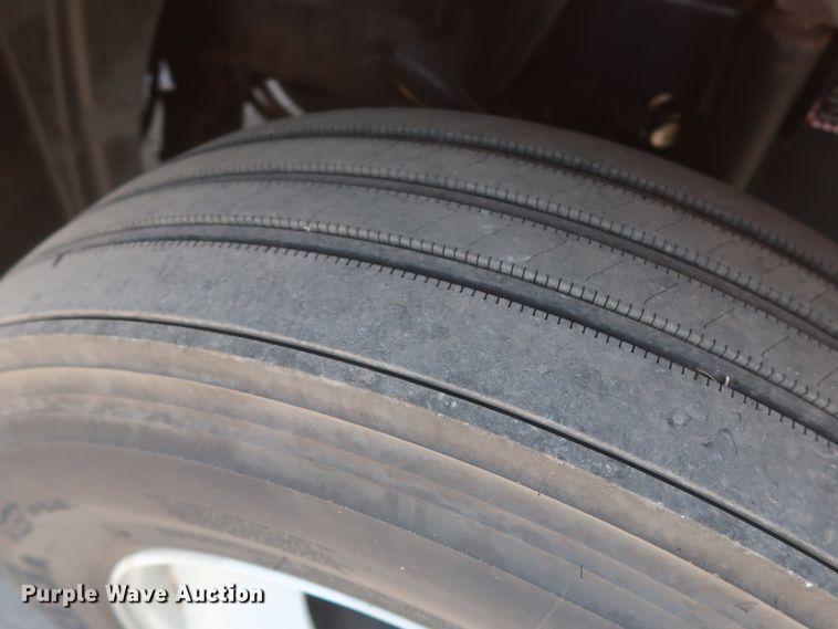 image for item HT9525 2014 Mack CXU612  semi truck