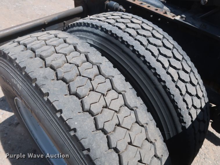 image for item HT9525 2014 Mack CXU612  semi truck