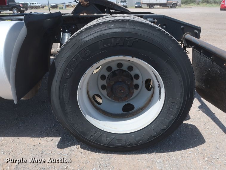 image for item HT9525 2014 Mack CXU612  semi truck