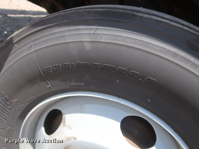 image for item HT9525 2014 Mack CXU612  semi truck