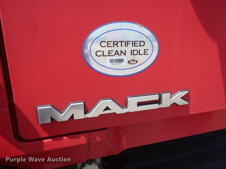image for item HT9525 2014 Mack CXU612  semi truck