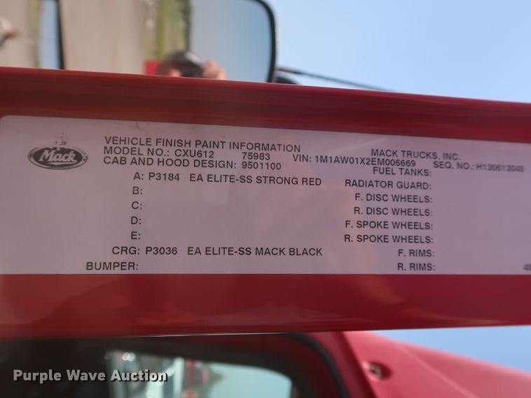 image for item HT9525 2014 Mack CXU612  semi truck