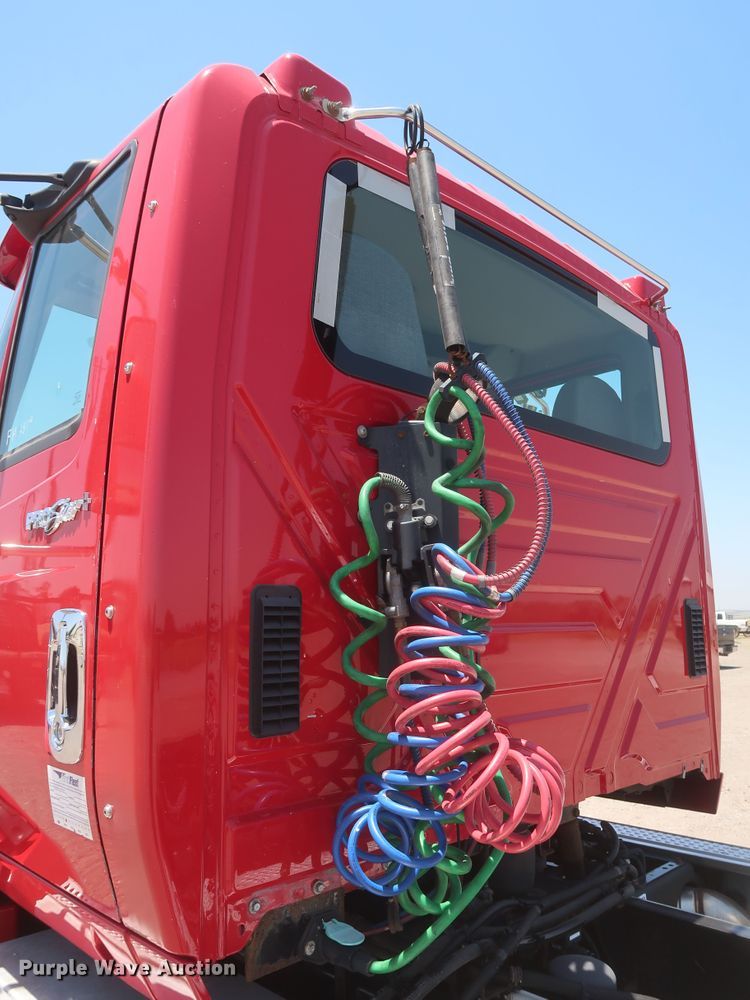 image for item HT9527 2014 International ProStar  semi truck