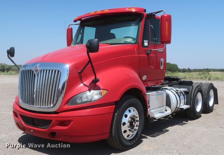image for item HT9528 2015 International ProStar  semi truck