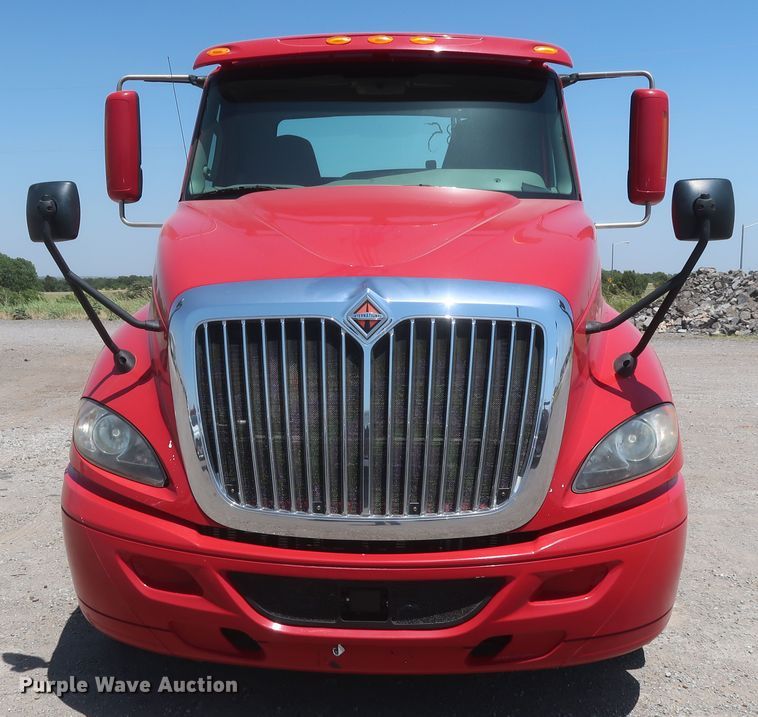 image for item HT9528 2015 International ProStar  semi truck