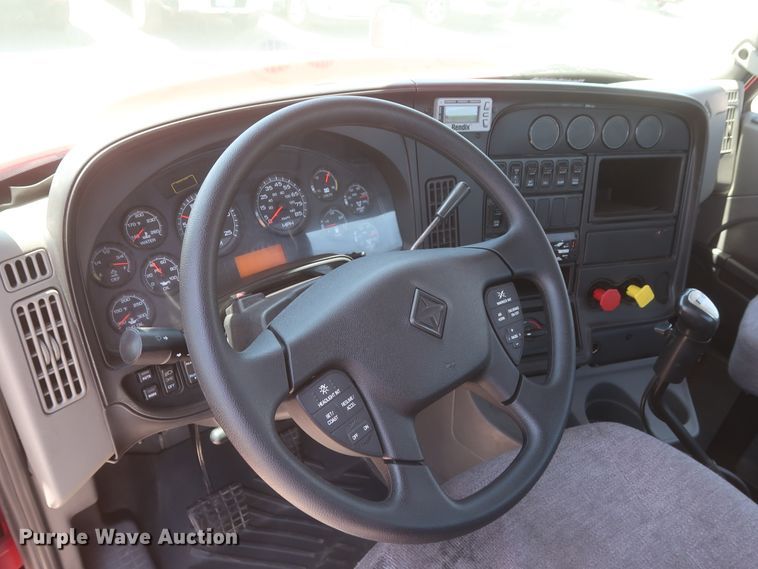 image for item HT9528 2015 International ProStar  semi truck