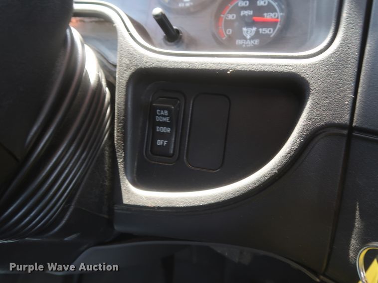 image for item HT9528 2015 International ProStar  semi truck