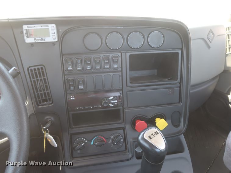 image for item HT9528 2015 International ProStar  semi truck