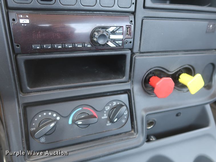 image for item HT9528 2015 International ProStar  semi truck