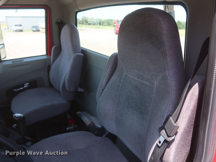 image for item HT9528 2015 International ProStar  semi truck