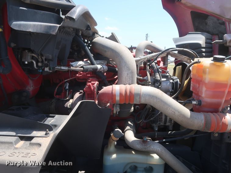 image for item HT9528 2015 International ProStar  semi truck