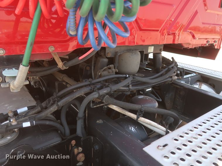 image for item HT9528 2015 International ProStar  semi truck