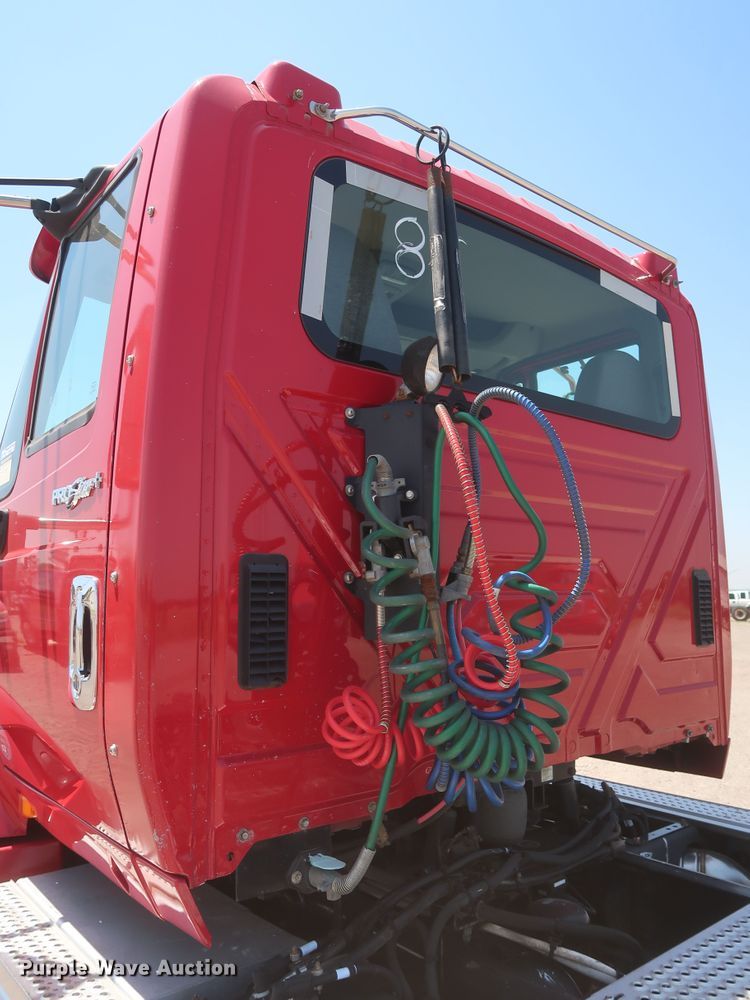 image for item HT9528 2015 International ProStar  semi truck