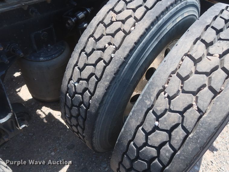 image for item HT9528 2015 International ProStar  semi truck