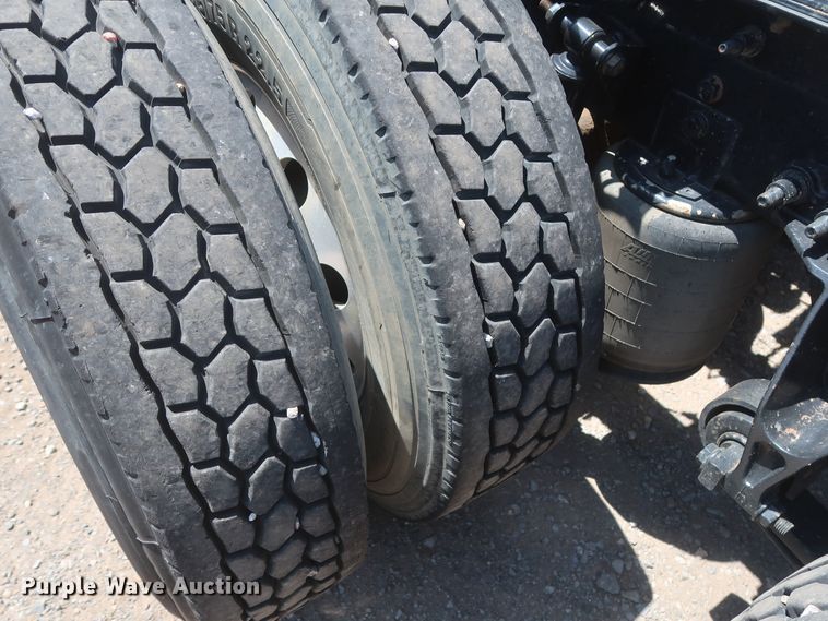 image for item HT9528 2015 International ProStar  semi truck