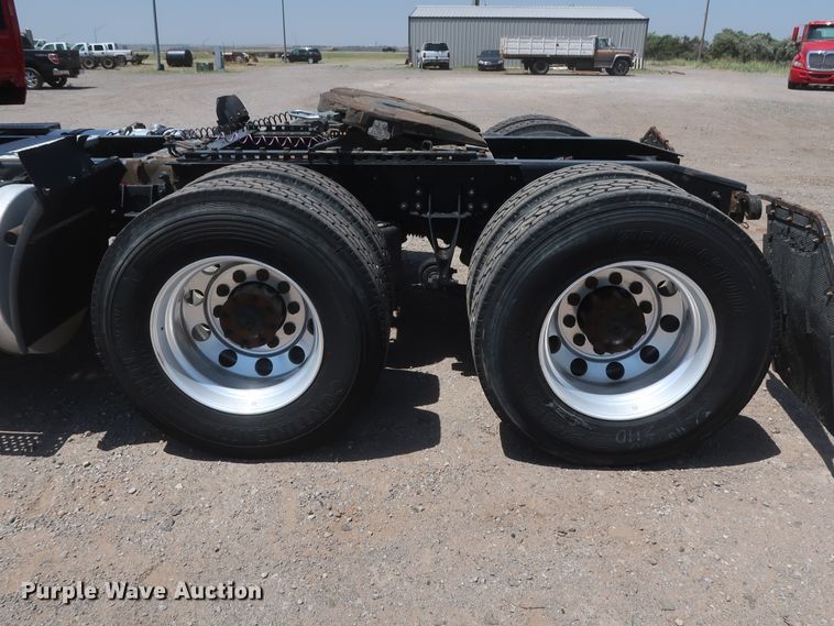 image for item HT9528 2015 International ProStar  semi truck