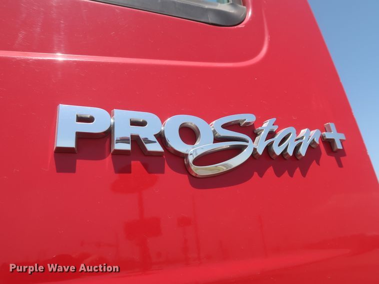image for item HT9528 2015 International ProStar  semi truck
