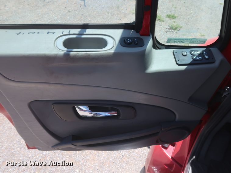 image for item HT9529 2015 International ProStar  semi truck