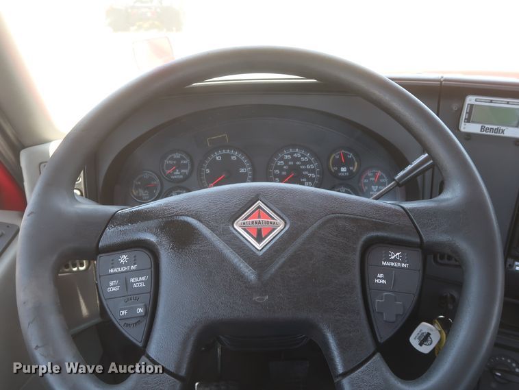 image for item HT9529 2015 International ProStar  semi truck