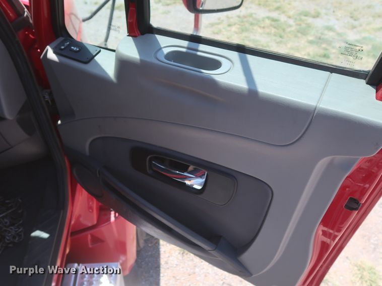 image for item HT9529 2015 International ProStar  semi truck