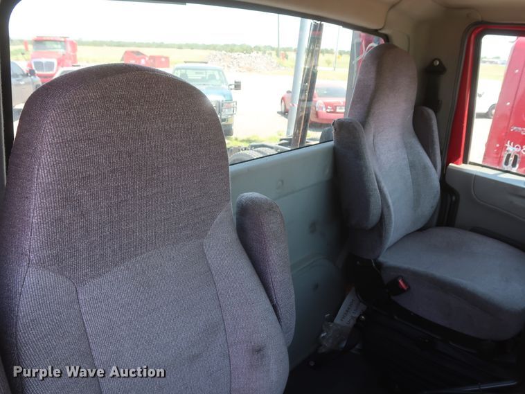 image for item HT9529 2015 International ProStar  semi truck