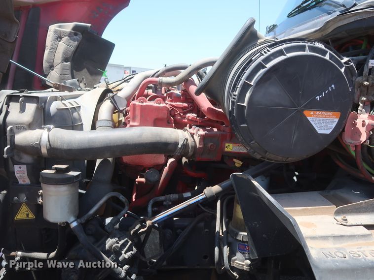 image for item HT9529 2015 International ProStar  semi truck