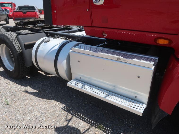 image for item HT9529 2015 International ProStar  semi truck