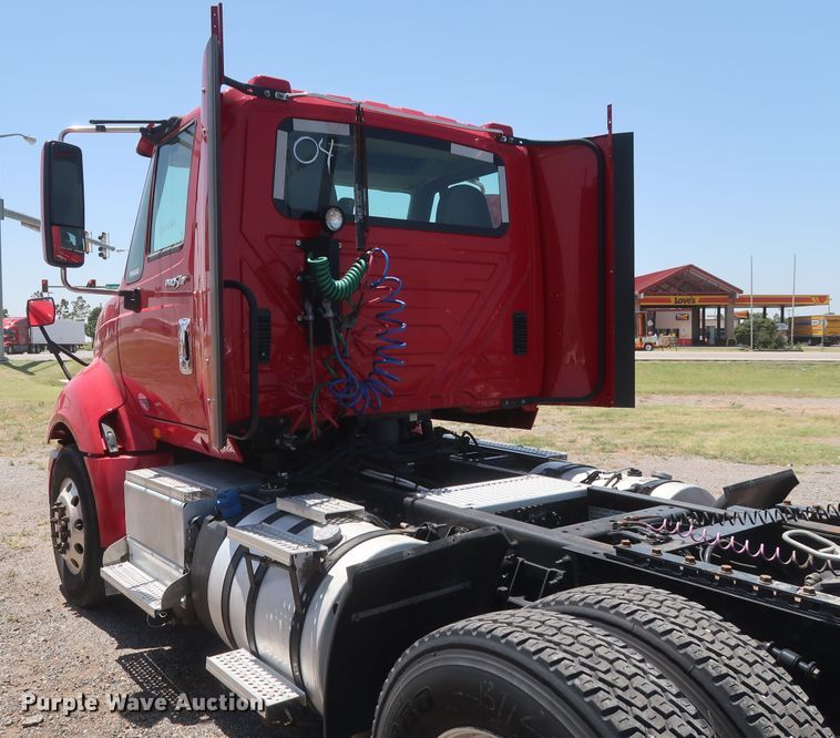 image for item HT9529 2015 International ProStar  semi truck