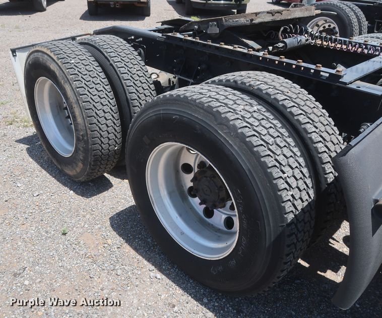 image for item HT9529 2015 International ProStar  semi truck