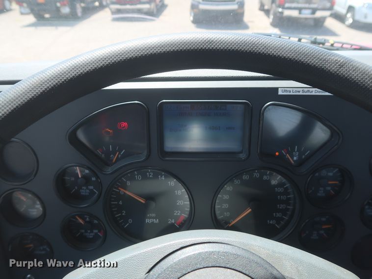 image for item HT9530 2014 Mack CXU612  semi truck