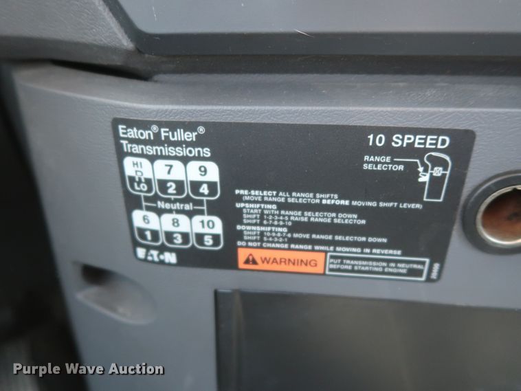 image for item HT9530 2014 Mack CXU612  semi truck