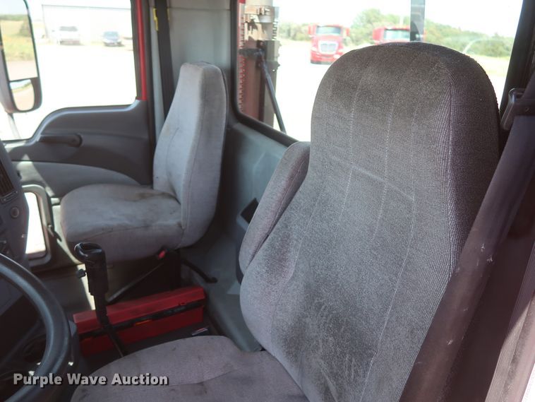 image for item HT9530 2014 Mack CXU612  semi truck