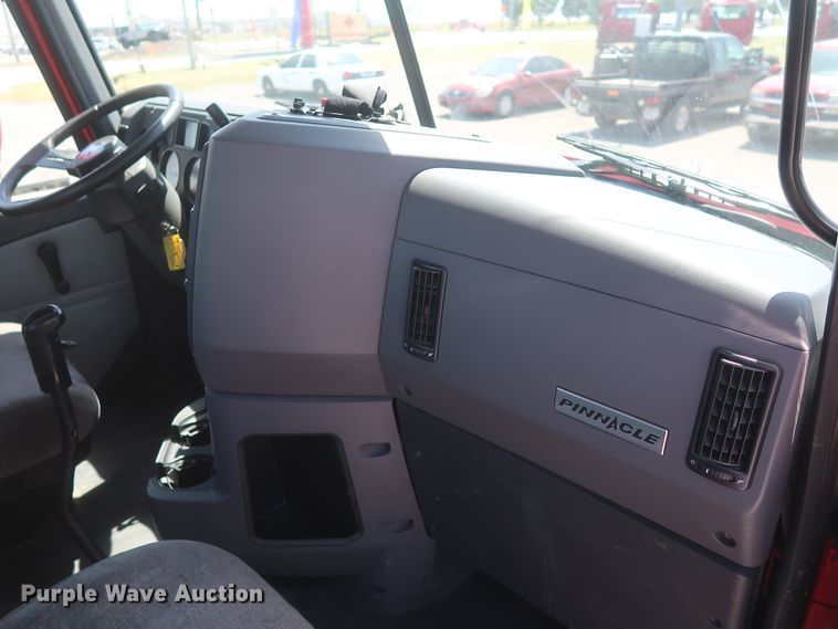 image for item HT9530 2014 Mack CXU612  semi truck