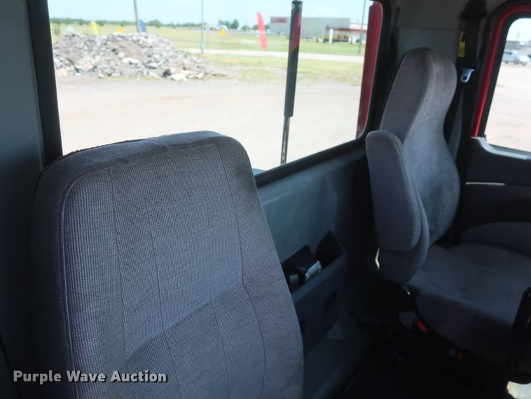 image for item HT9530 2014 Mack CXU612  semi truck