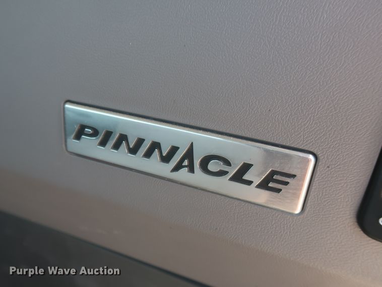 image for item HT9530 2014 Mack CXU612  semi truck