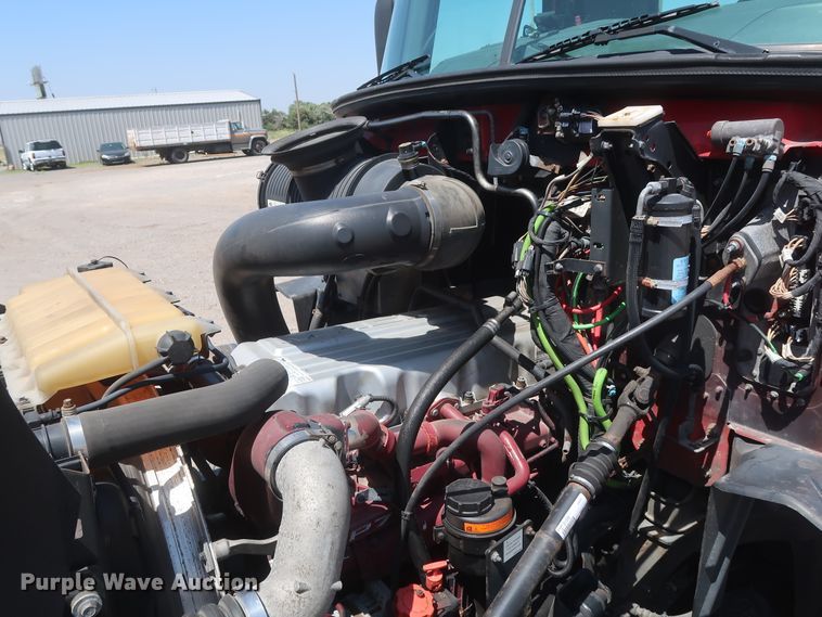 image for item HT9530 2014 Mack CXU612  semi truck