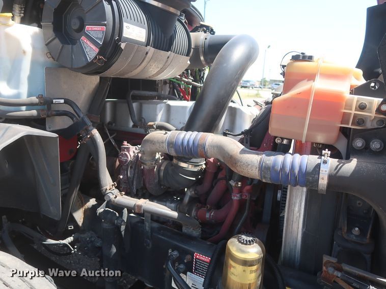 image for item HT9530 2014 Mack CXU612  semi truck